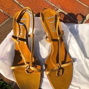 Cute Christian Dior sandals with CD logo attached..